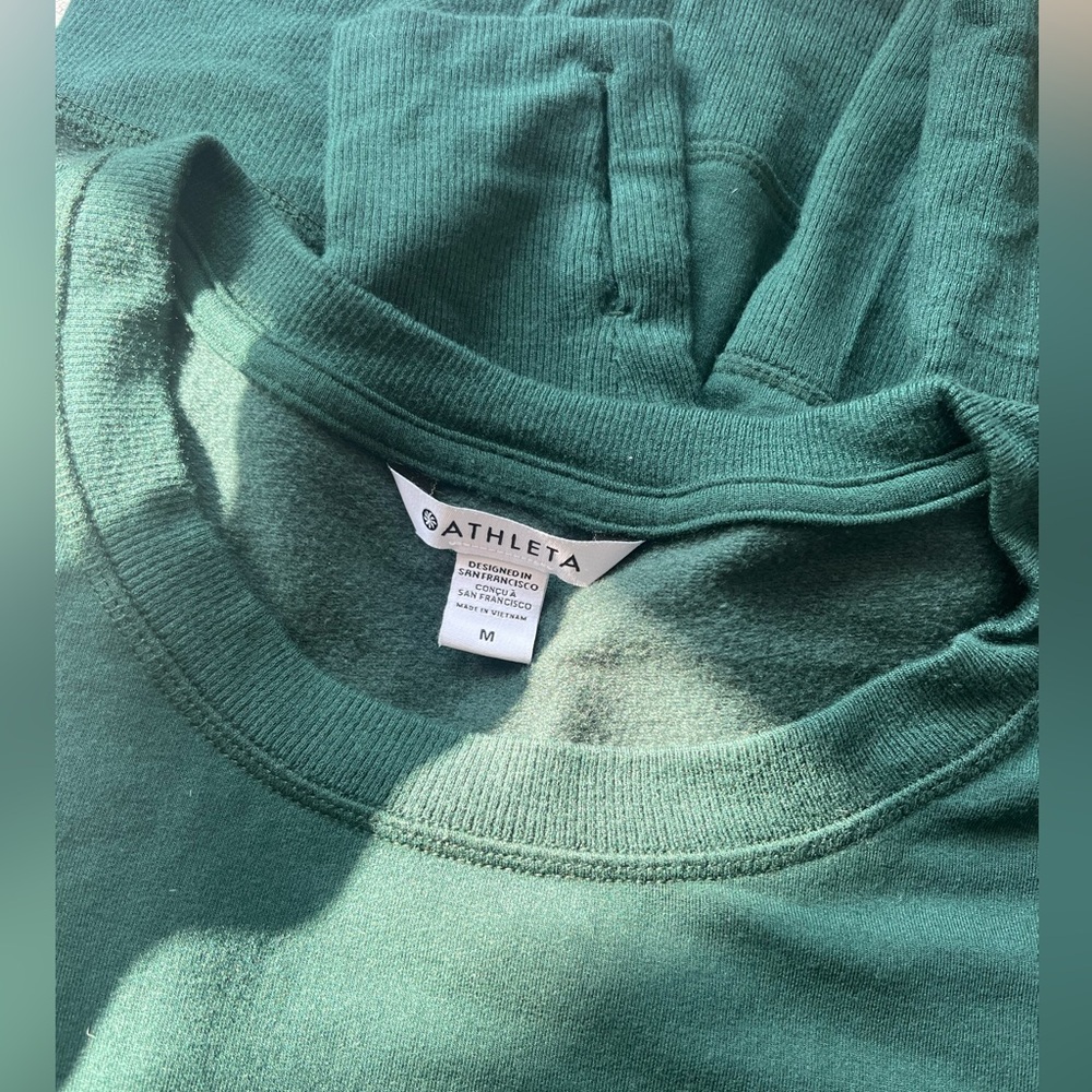 Athleta Coaster Luxe Green Pullover Sweatshirt - Medium